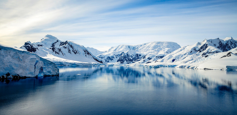 Eiskalte Temperaturen in der Antarktis, aber viel wärmer als Flüssigwasserstoff