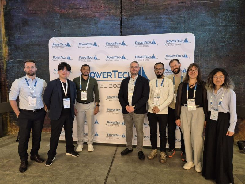 Gruppenfoto aller Forschenden der ITEP RTSET Gruppe bei der PowerTech 2025